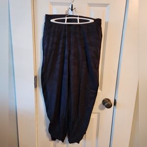 Athleta Lined Pants, Black Camo, Women's Size 10